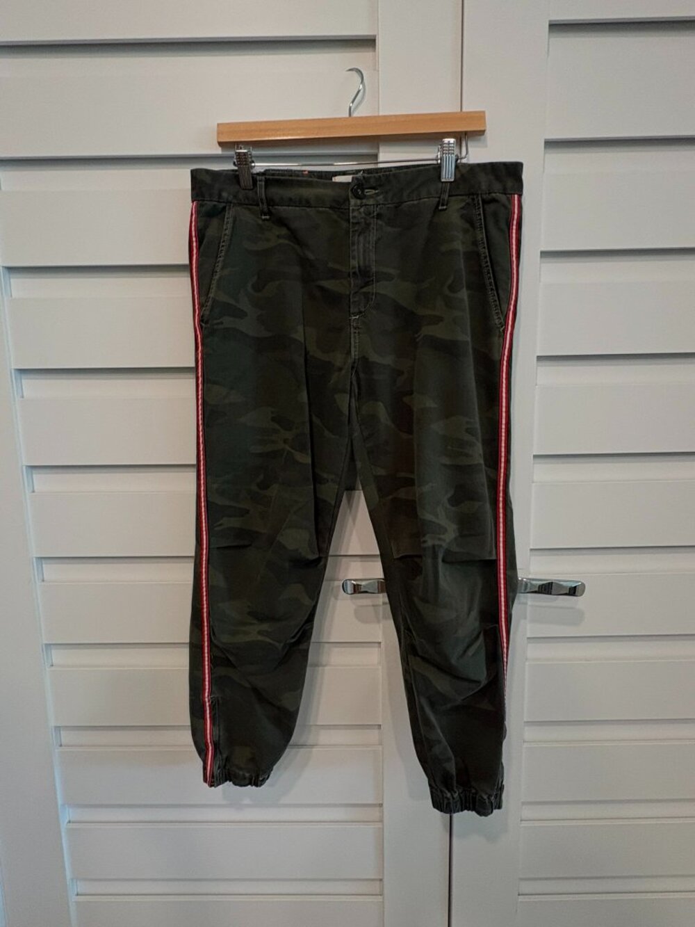 Sundry Camo Cargo Jogger Pants Side Stripe Ankle Zip Size 31 L y2k Streetwear - Picture 5 of 11
